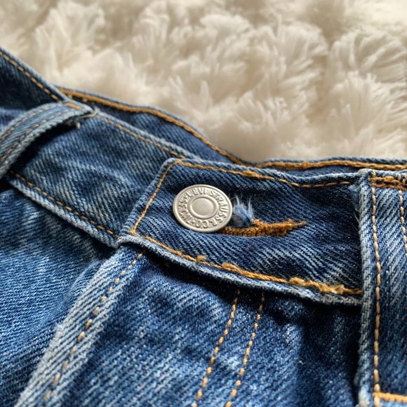 LEVI'S | Denim Blue Shorts - Picture 3 of 3